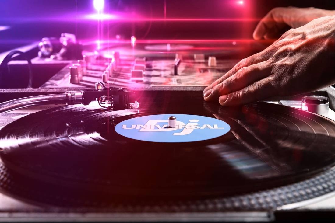 Platine vinyle Universal DJ — animation mariage